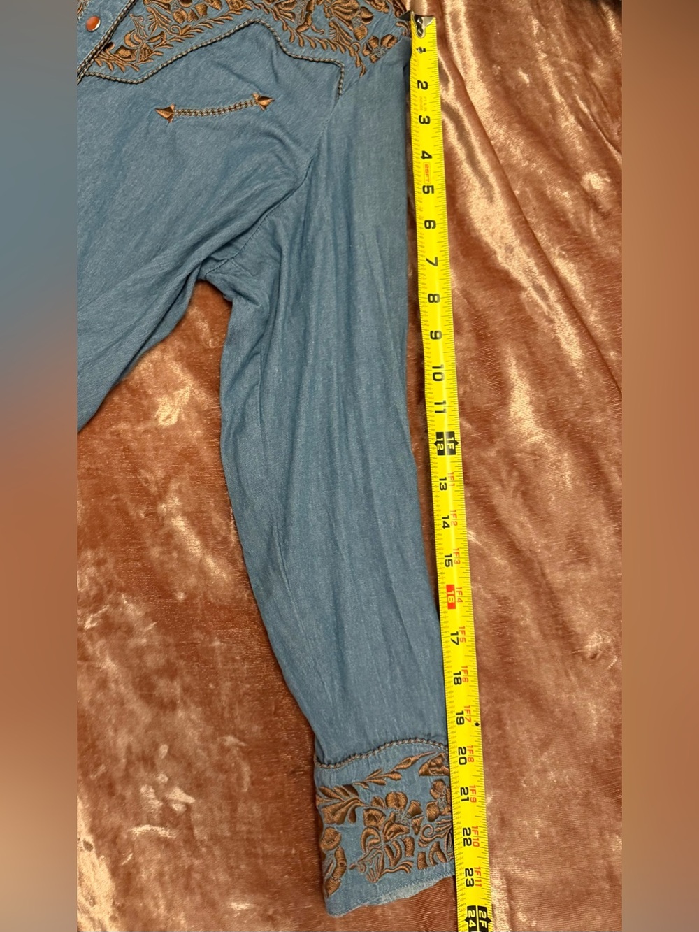 Scully Embroidered Western Denim Shirt in Light Blue. Women’s L. New. - Picture 10 of 11